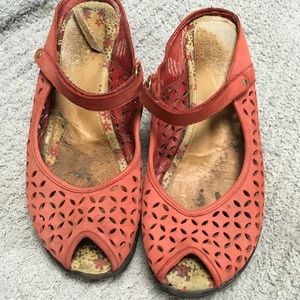 Jambu Red Sandals